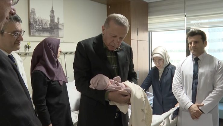 Cumhurbaşkanı Erdoğan, depremzedenin bebeğine ‘Ayşe Betül’ ismini verdi