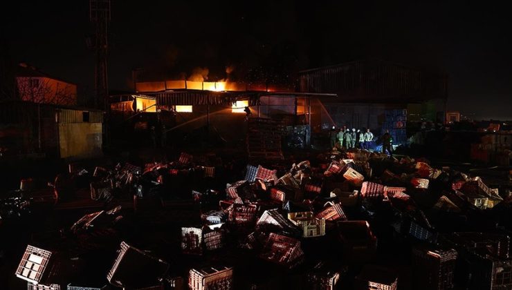 Hatay’da fabrikada korkutan yangın