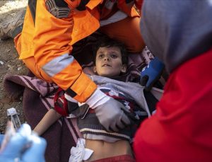 Hatay’da anne ve 2 çocuğu 228 saatin ardından enkazdan kurtarıldı