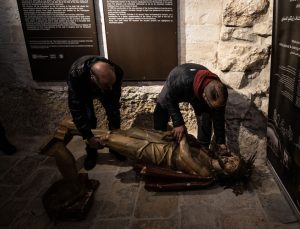 Doğu Kudüs’te Hazreti İsa heykeline saldırı