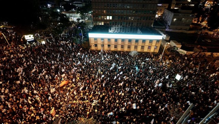 İsrail’de on binlerce kişi meydanlara indi