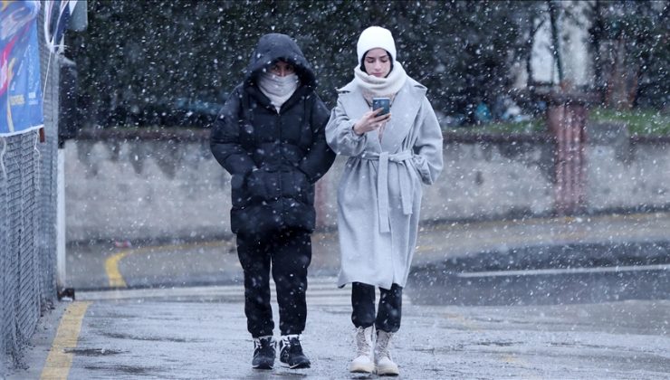 İstanbul’da kar yağışı ve şiddetli rüzgar etkili oluyor