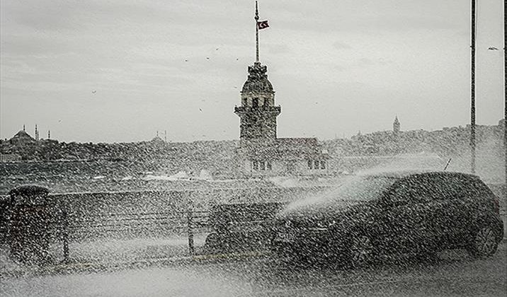 İstanbul Valisi Yerlikaya’dan fırtına uyarısı