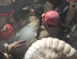 Kahramanmaraş’ta depremden 117 saat sonra enkaz altından bir kişi kurtarıldı