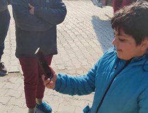Galatasaraylı Kerem’den depremzede çocuklara moral telefonu