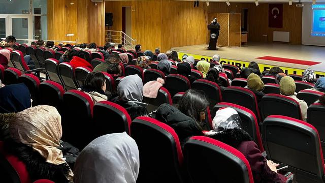 1 milyon 200 bin öğretmene “afet sonrası psikososyal destek” semineri