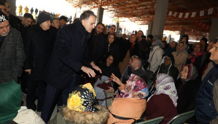 AK Parti Sözcüsü Çelik, depremde yıkılan Adana’daki binalarda incelemelerde bulundu