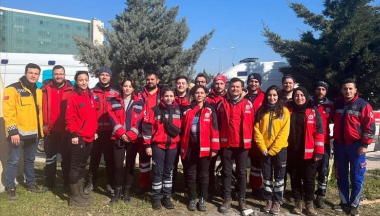 Gönüllü sağlıkçılar depremzedeler için yola çıktı