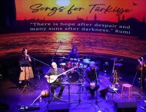 Pekin’de depremzedeler için “Şarkılar Türkiye İçin” konseri düzenlendi