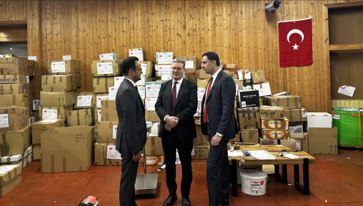 İngiltere İşçi Partisi lideri Starmer’den depremzedelere yardım merkezine ziyaret