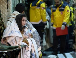 İngiltere Rum Ortodoks kiliselerinde depremzedelere bağış