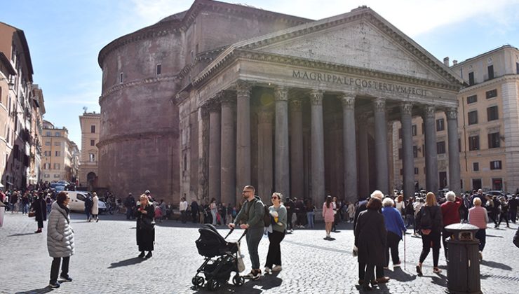 Roma’daki tarihi Pantheon Bazilikası için turistlerden giriş ücreti alınacak