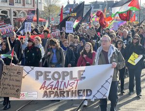 Hollanda’da ırkçılığa ve ayrımcılığa karşı gösteri ve yürüyüş düzenlendi