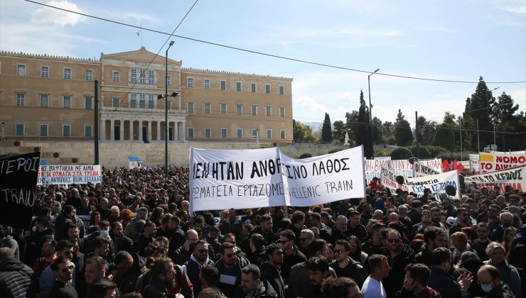 Yunanistan’daki tren kazasında hayatını kaybedenler için eylem yapıldı