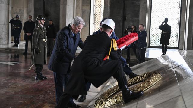 Finlandiya Cumhurbaşkanı Niinistö, Anıtkabir’i ziyaret etti