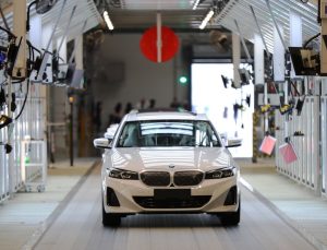 BMW, elektrikli araç sürümünü Çin’in talebi nedeniyle iki katına çıkardı