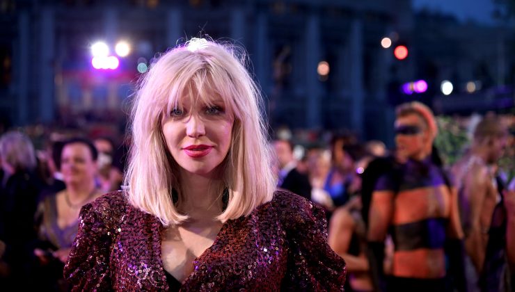 Courtney Love’a yalan makinesi çağrısı