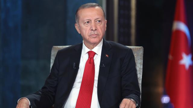 Cumhurbaşkanı Erdoğan: Muhalefet herkesi kendisi gibi beceriksiz zannediyor