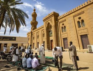 Sudan’ın simgelerinden Hartum Ulu Cami yeniden ibadete açıldı