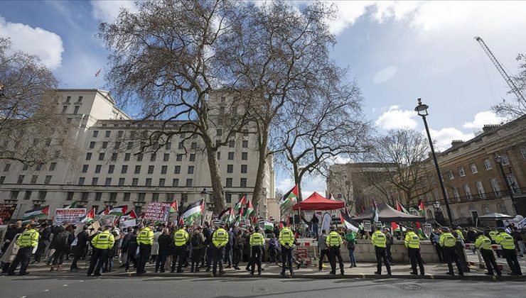 İsrail Başbakanı Netanyahu İngiltere’de protestolarla karşılandı