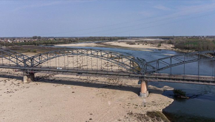 İtalya’nın en büyük nehri Po’daki kuraklık sıkıntısı sürüyor