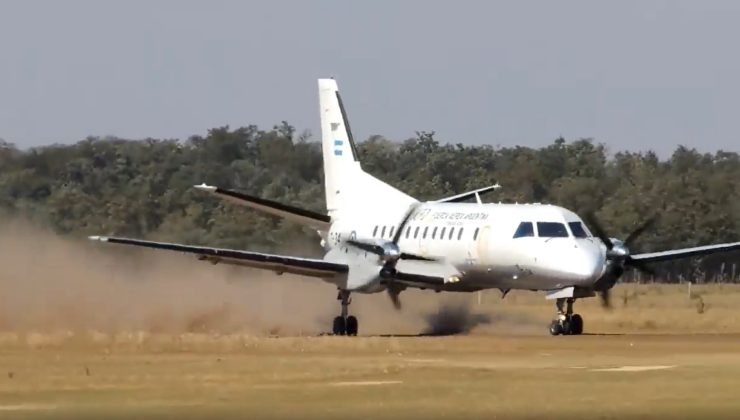 Arjantin Saab 340 yolcu uçağı zorunlu iniş yaptı