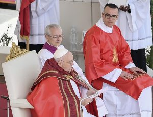 Papa Franciscus, “Haç Yolu” ayinine katılamadı