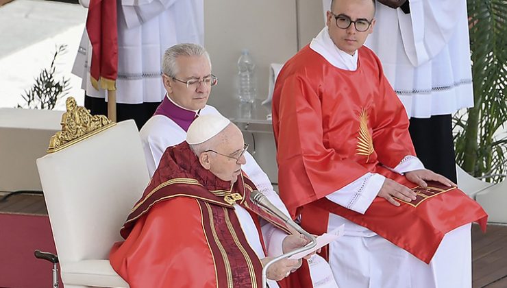 Papa Franciscus, “Haç Yolu” ayinine katılamadı