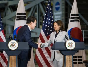 Güney Kore Devlet Başkanı Yoon NASA tesisini ziyaret etti
