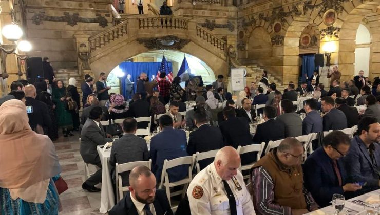 NY Belediyesi’nin geleneksel iftar sofrası Müslümanları buluşturdu