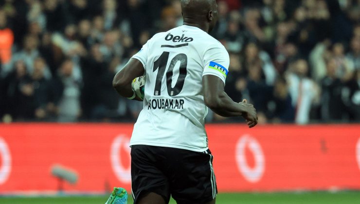 Aboubakar kasırgası Vodofone’da