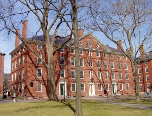 ABD Eğitim Bakanlığı, Harvard mezunu yakınlarına tanınan öncelik nedeniyle soruşturma başlattı