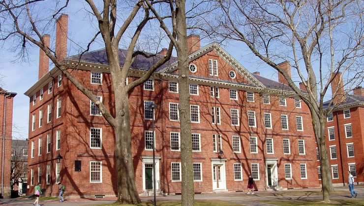 ABD Eğitim Bakanlığı, Harvard mezunu yakınlarına tanınan öncelik nedeniyle soruşturma başlattı