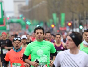 Mert Fırat, Paris Maratonu’nda depremzedeler için koştu