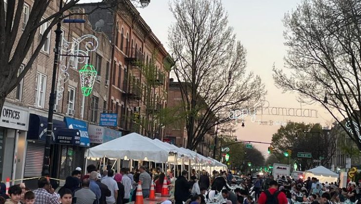 Brooklyn sokakları ezan sesiyle yankılandı