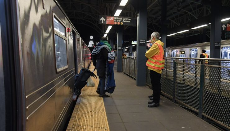 ABD metrosunda evsizlere klasik müzik önlemi