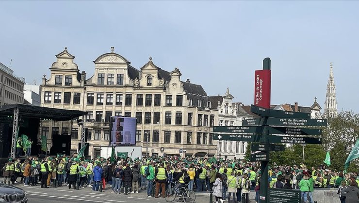 Brüksel’de öğretmenler greve gitti, eğitim sistemini protesto etti