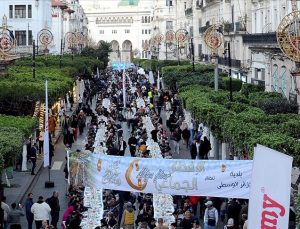 Cezayirliler 4 yıl aradan sonra toplu iftarlarda buluşuyor