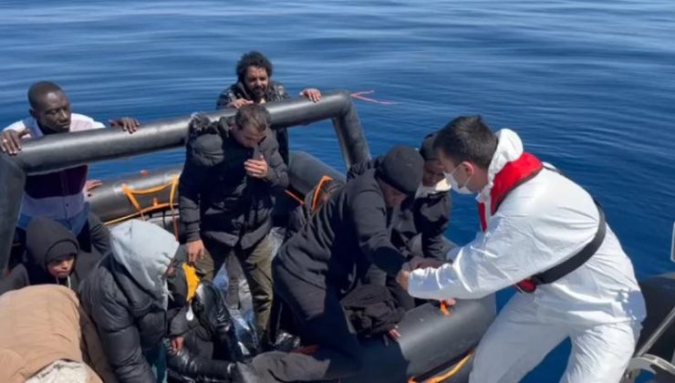 Yunanistan’ın ölüme terk ettiği 18 düzensiz göçmen kurtarıldı