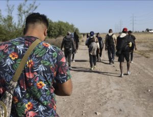 ABD, güney sınırındaki göç dalgasına karşı bölge ülkelerinde göç işlem merkezleri kuracak