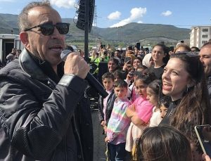 Haluk Levent Nurdağı’nda depremzedelere konser verdi