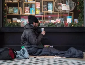 İngiltere’de binlerce evsiz sokaklarda hayatını kaybetti