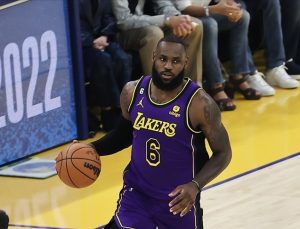 LeBron James rekor kırdı, Lakers seride 3-1 öne geçti