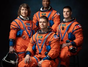 Artemis 2’nin ekibi tanıtıldı:  İlk kez bir kadın ve siyahi erkek astronot olacak