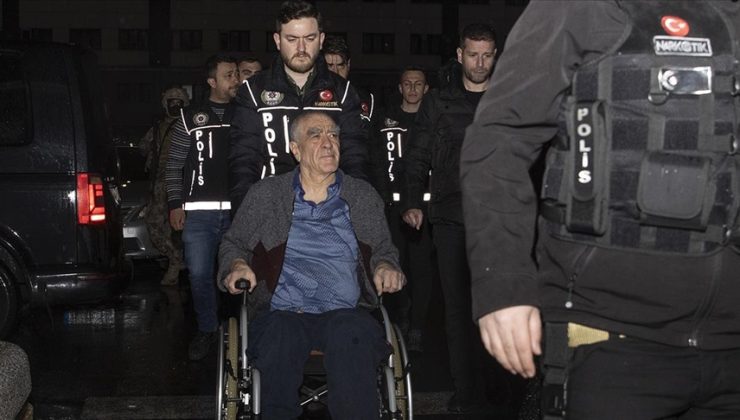 Uyuşturucu baronu kırmızı bültenle aranıyordu İstanbul’da yakalandı