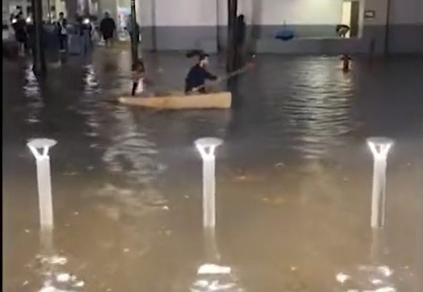 Güney Florida’da şiddetli sağanak sele neden oldu