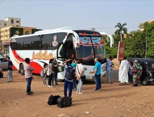 Sudan’dan 1600’ü aşkın Türk vatandaşı otobüslerle Etiyopya’ya taşındı