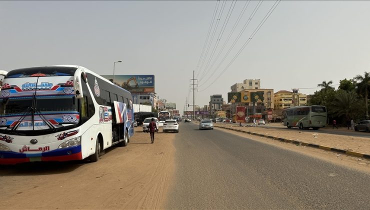 İngiliz hükümeti Sudan’dan tahliyelerin yavaş yapıldığı gerekçesiyle eleştiriliyor