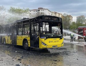 Kartal’da park halindeki İETT otobüsü yandı