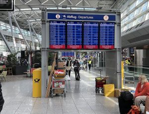 Almanya’daki “havalimanı grevi” 100 binden fazla yolcuyu etkiliyor